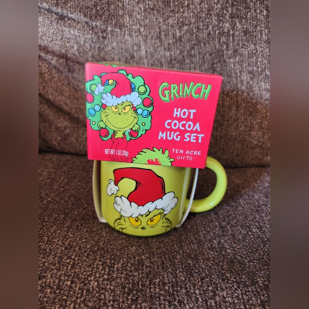 Grinch Hot Cocoa Mug Set NWT Green